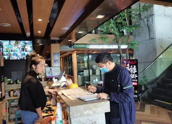 我為群眾辦實(shí)事丨筑牢網(wǎng)絡(luò)餐飲“安全網(wǎng)” 敦化市市場(chǎng)監(jiān)管局強(qiáng)化監(jiān)管守護(hù)舌尖安全